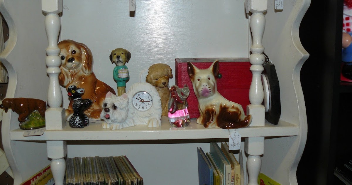 SCRANBERRY COOP Vintage Dog Statues, Clock