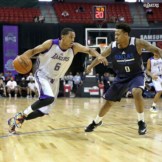 Fil-Am Bobby Parks nice layup against D'Angelo Russell,