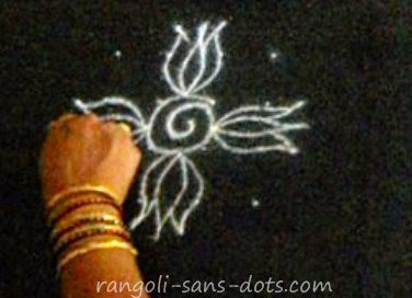step 2 of the simple lotus kolam easy-kolam-step-2.jpg