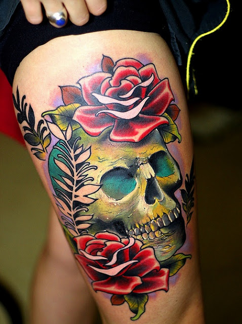 tatuaz czaszka roze - Inspiracje: Tatuaże z motywem czaszki