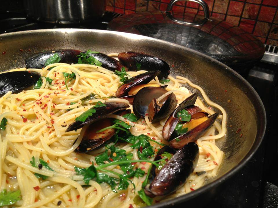 Pasta with Mussels in White wine