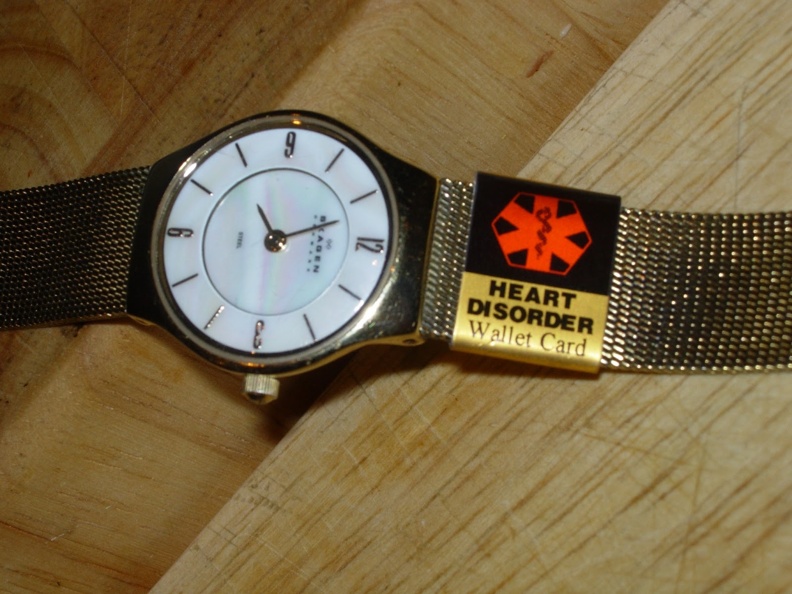 What do you put on a medical alert bracelet for a pacemaker?