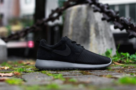 nike roshe run winter