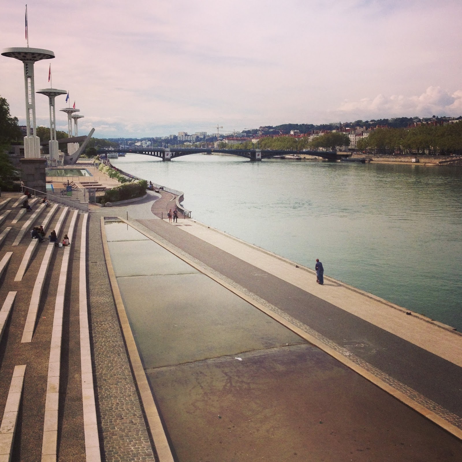 faire se rencontrer synonyme