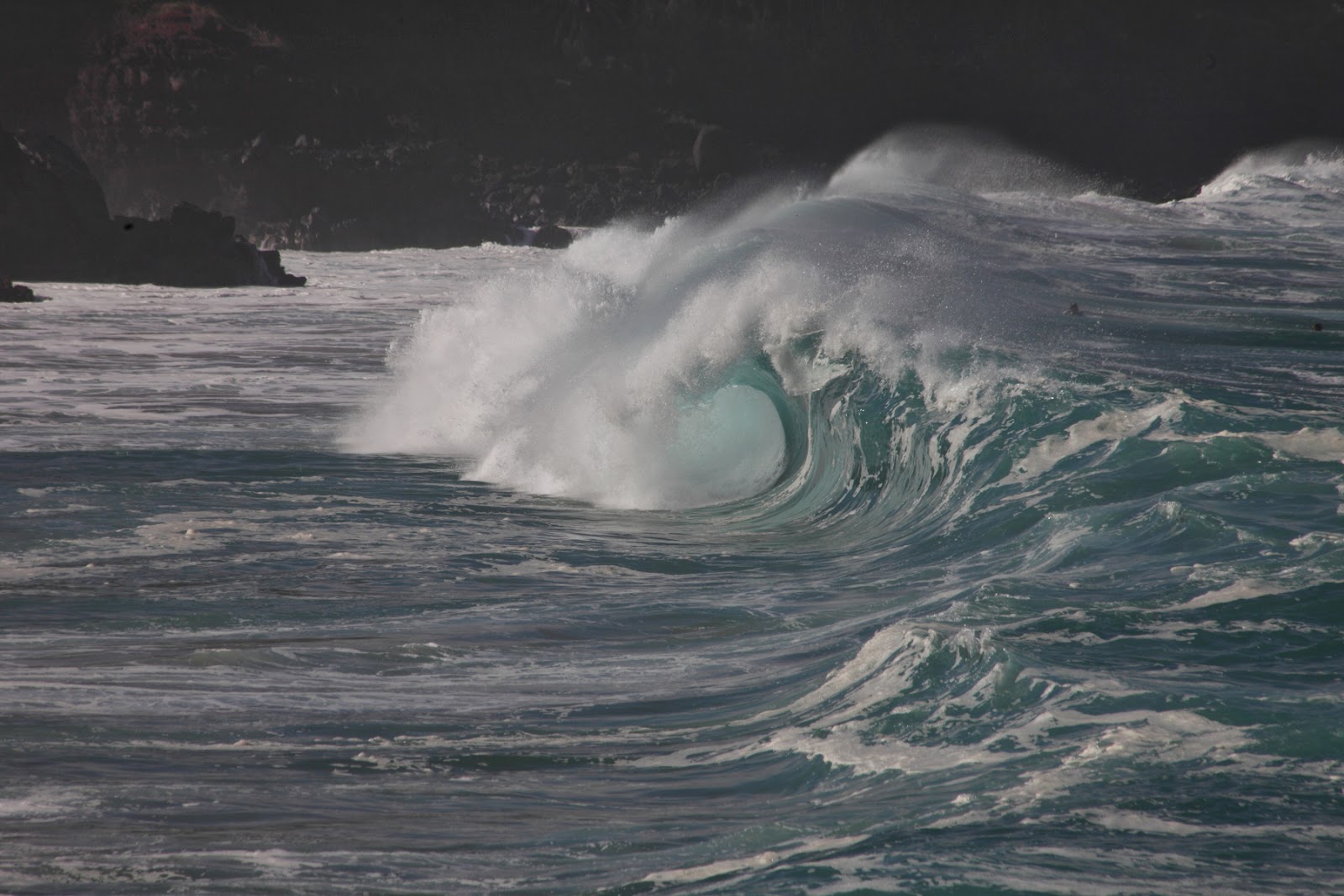 Capturing the Moment Huge Surf Waimea Big Wave Riders