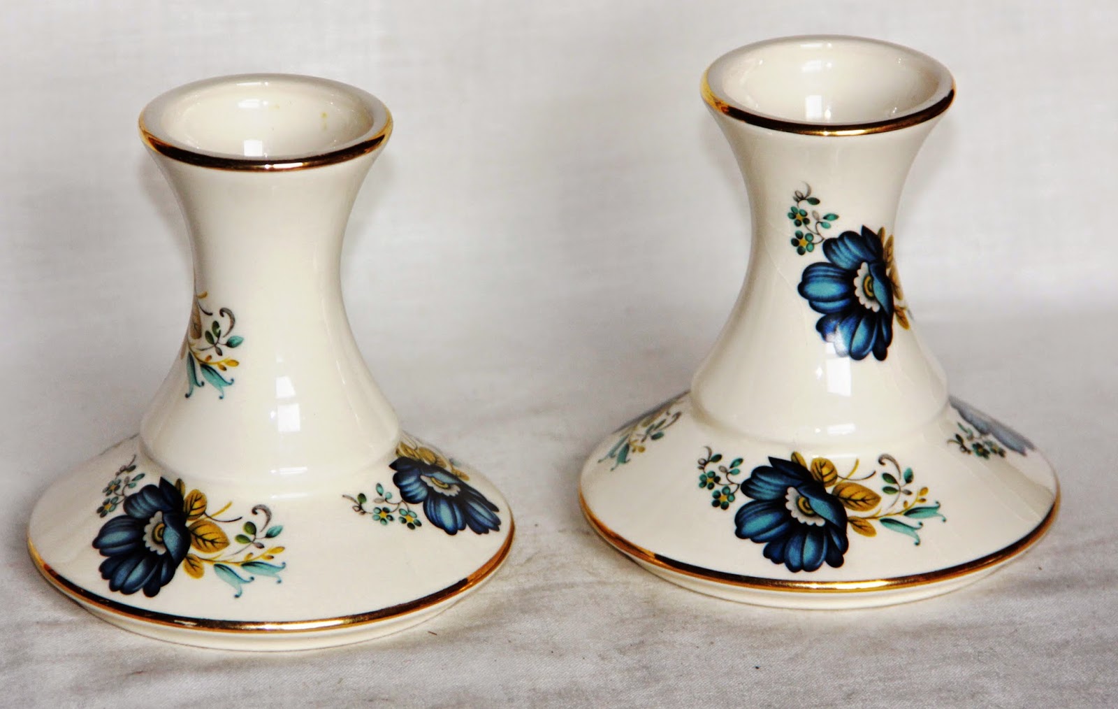 Curio Gifts Pair of Vintage Gold Rimmed Candle Holders Prinknash