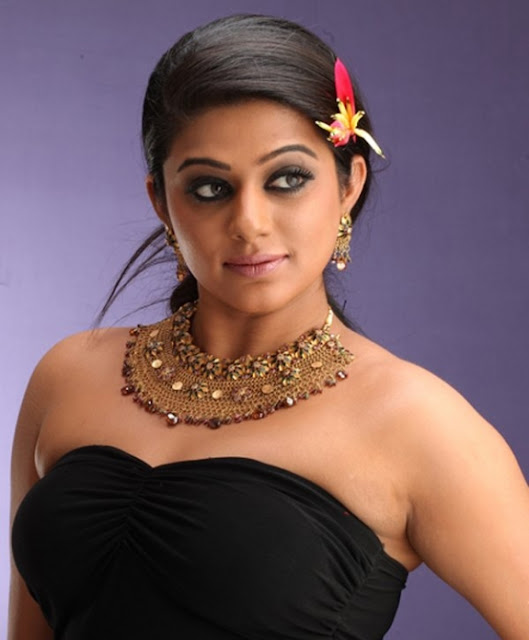 priyamani spicy cute stills