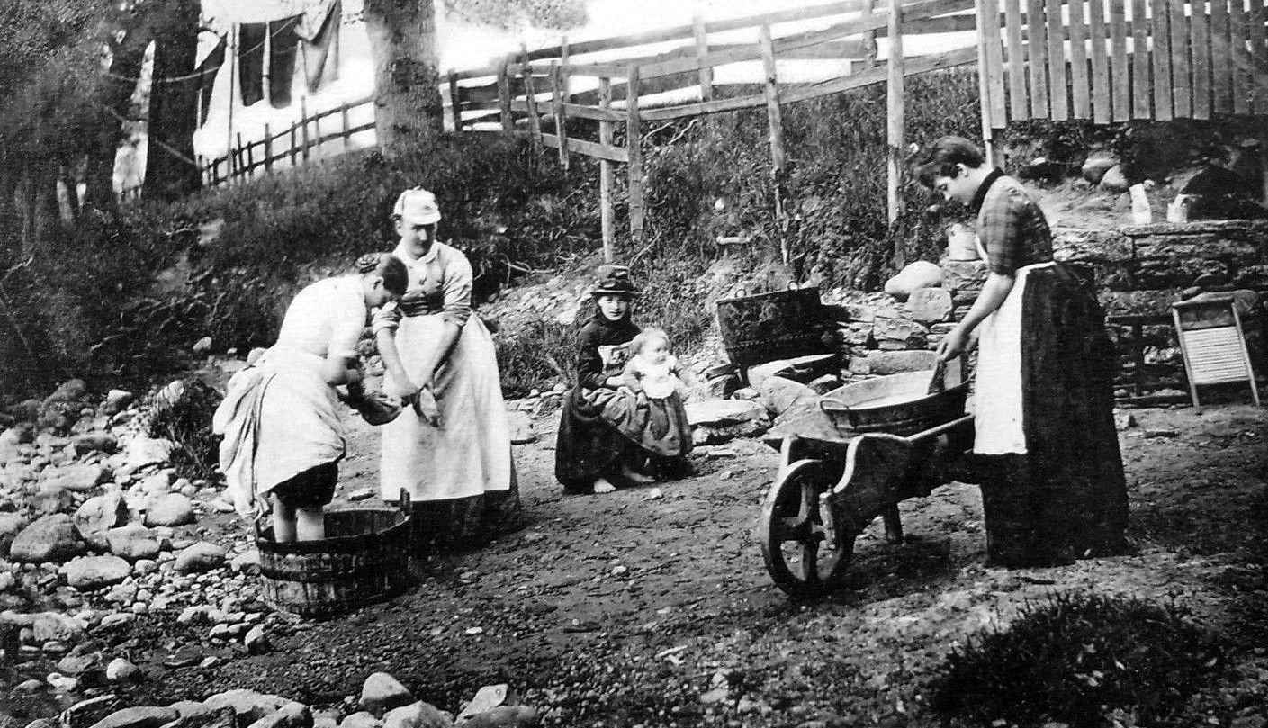 Tour Scotland Photographs Old Photograph Women Washing Clothes River