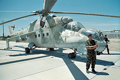 صور من جميع انحاء العالم للقوات الجوية مجهولة بعض الشئ  Mi-24V+Hind-E++unknown++++Baku++++2000_edited-1