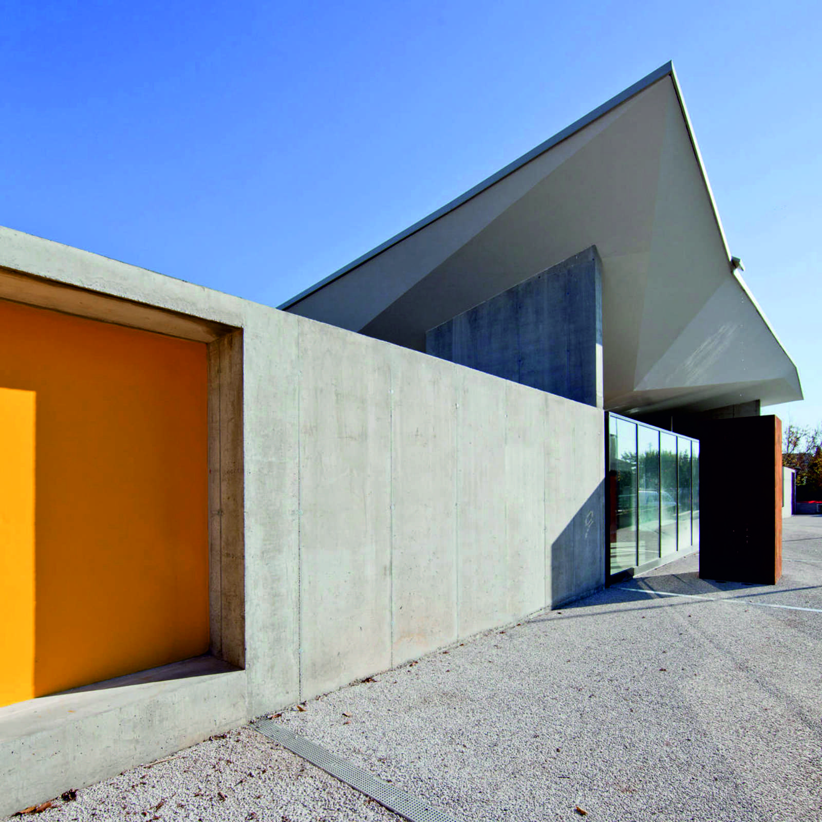 MULTIPURPOSE BUILDING BY GSMM ARCHITECTS A As Architecture