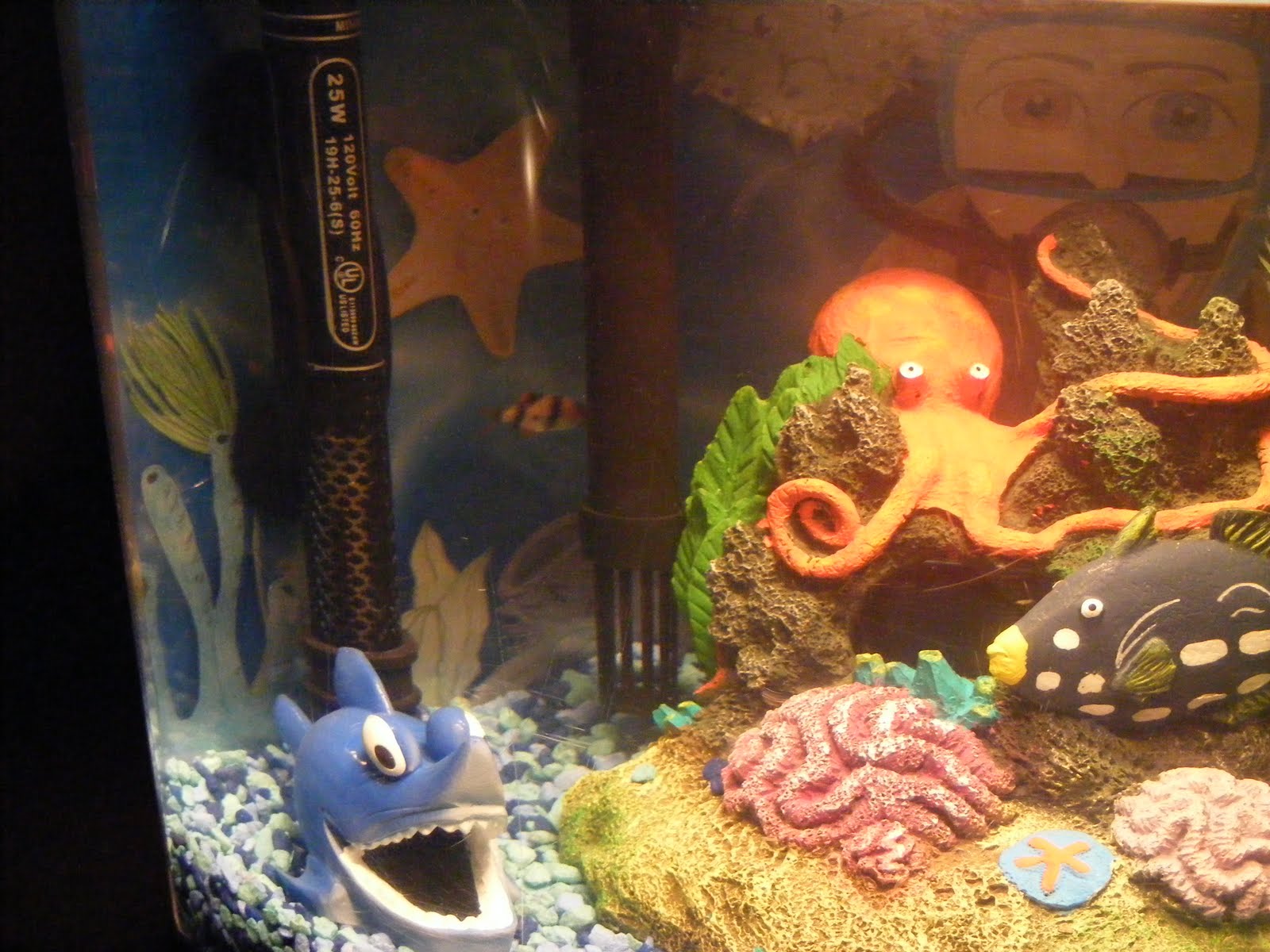 Think Tank Mom Make your own custom fish tank backdrop.