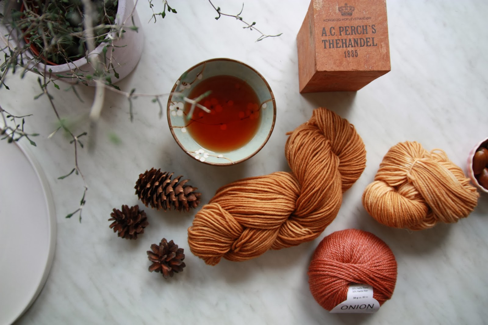 the Bluebird's diary Dyeing yarn with tea and other friday joys