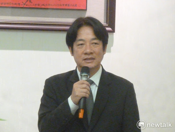 今年十傑當選人還包括棒球好手、體育技藝類當選人陳金鋒,賴清德一看到他就說「這是我們台南人」。 今年十傑當選人還包括棒球好手、體育技藝類當選人陳金鋒,賴清德一看到他就說「這是我們台南人」。