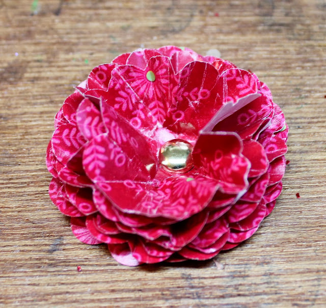 SuperSimple, Vintage Paper Punch Flowers Adirondack Girl Heart