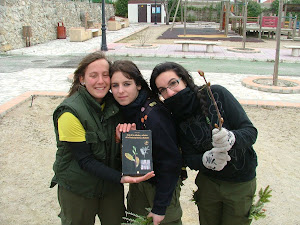 Tres alumnas de Primer Curso.