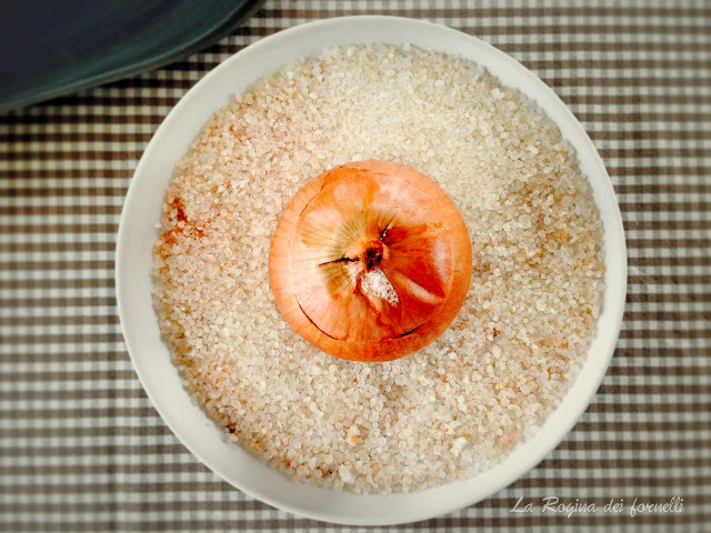 cipolla al sale ripiena: ricetta di Andrea Ribaldone