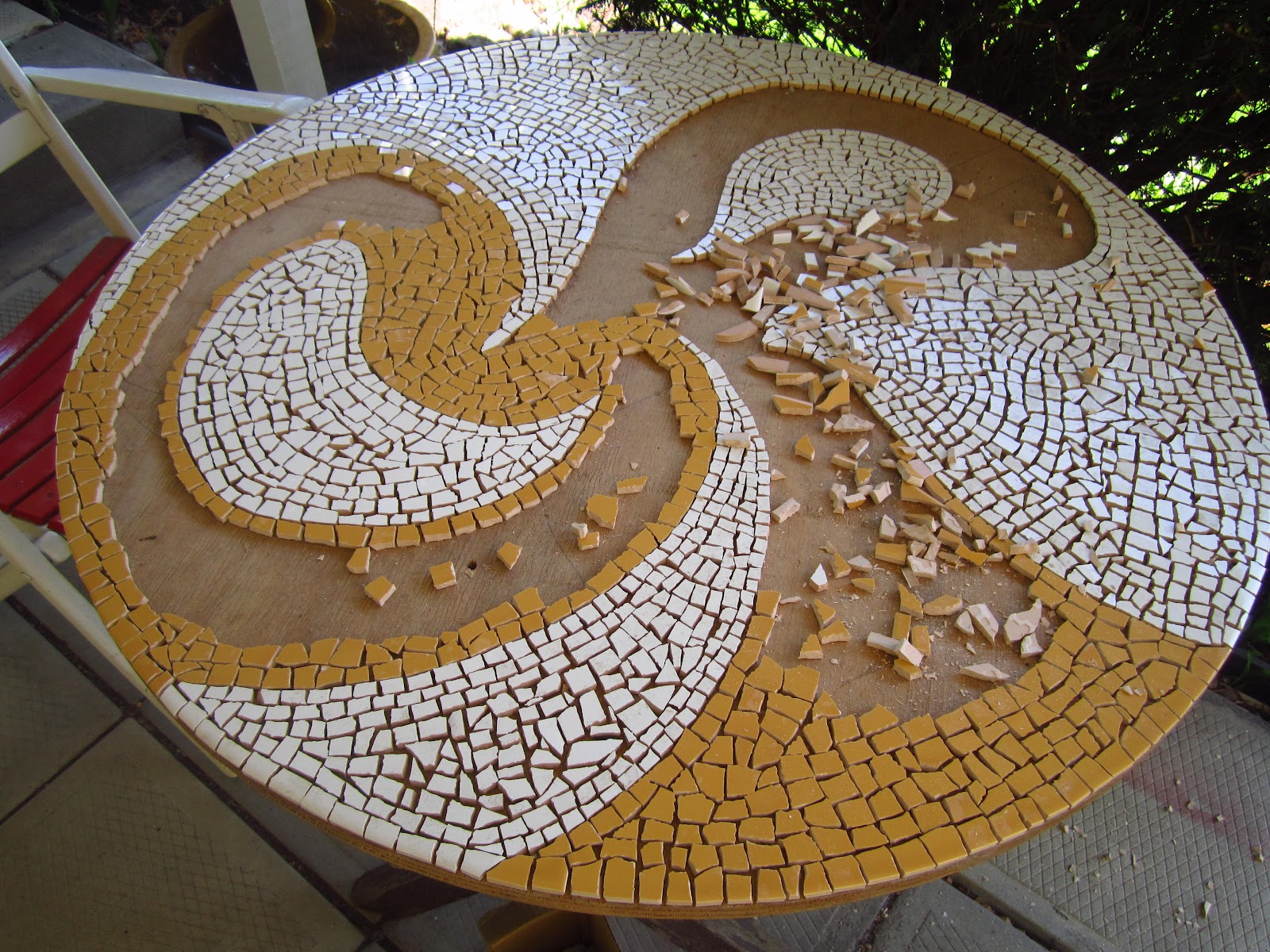 My Turquoise Kettle Life™ How to Make a Mosaic Table Top