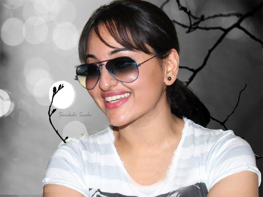 Sonakshi Sinha hot hd wallpapers - HIGH RESOLUTION PICTURES