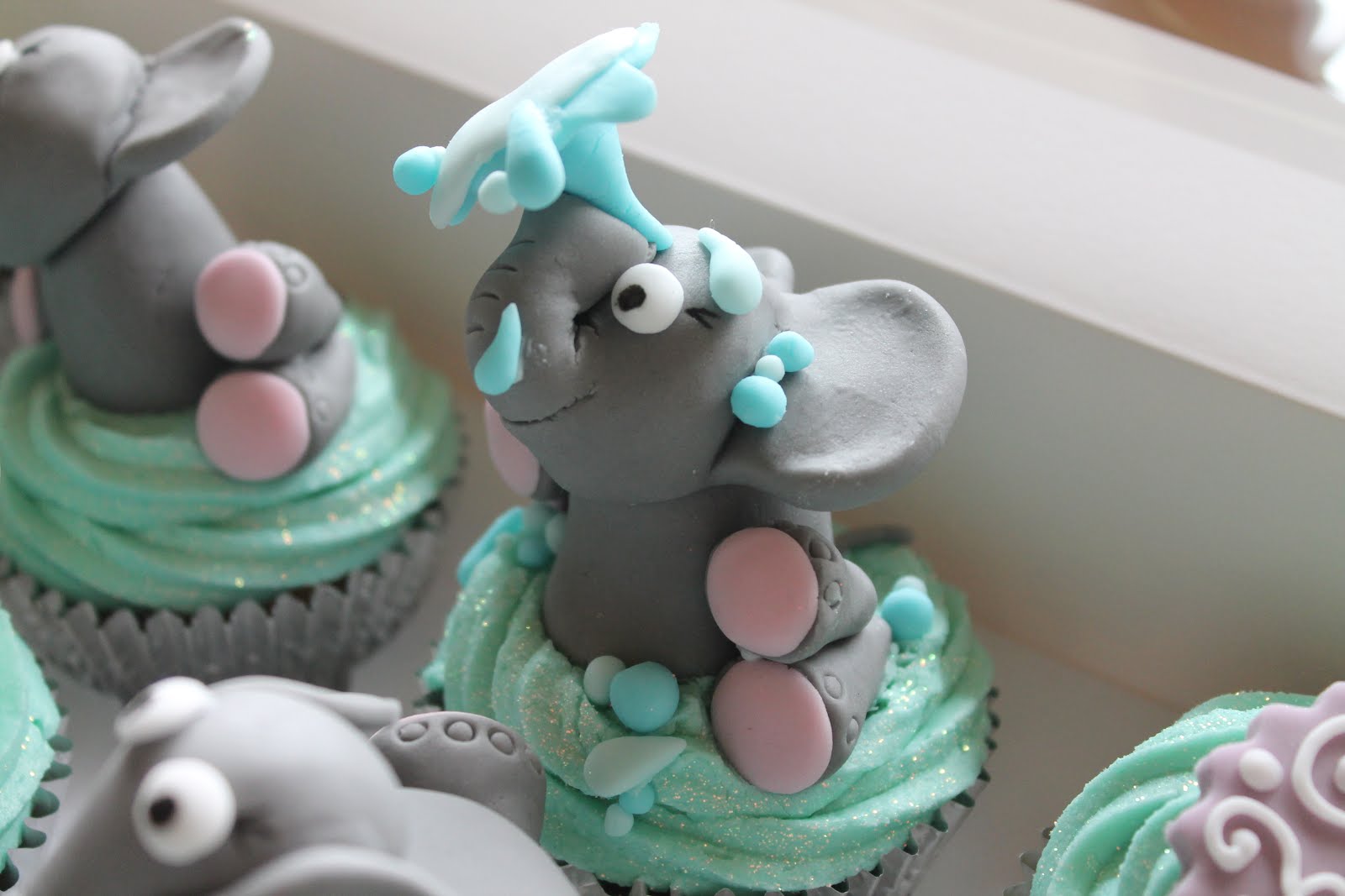 Cupcake Carousels Baby Elephant Cupcakes!