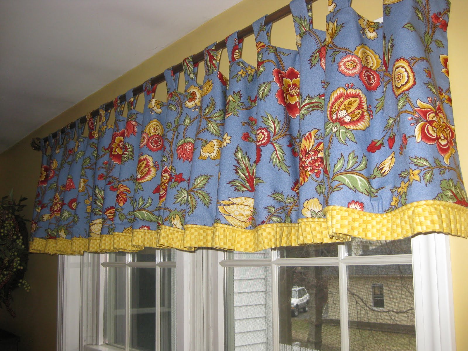 VALANCES Valances with Rods. Rings, and Tabs