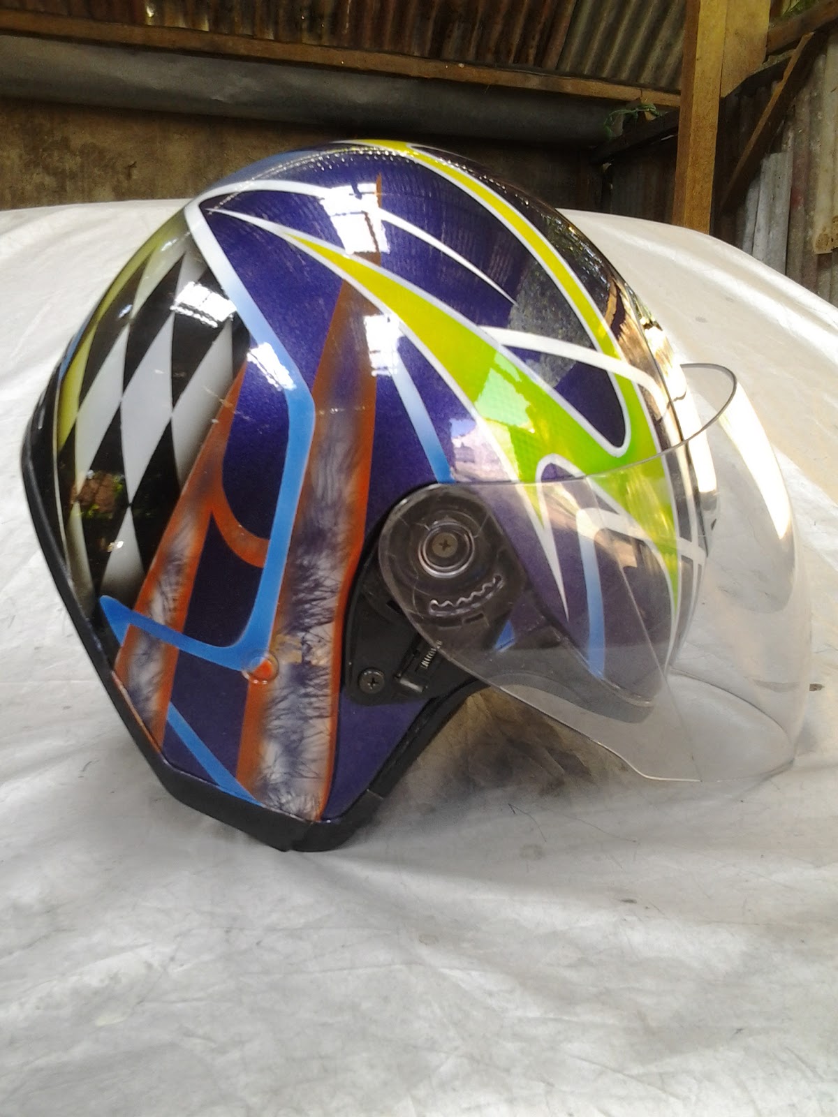 Haris Studio Airbrush (Grafis) helm kyt ungu