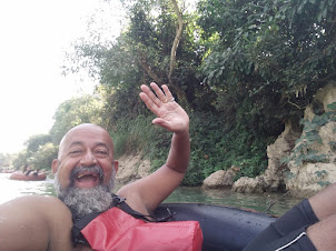 Seafarer/Blogger/Traveller Rudolph.A.Furtado TUBING on the Nam Song river in Vang Vieng.