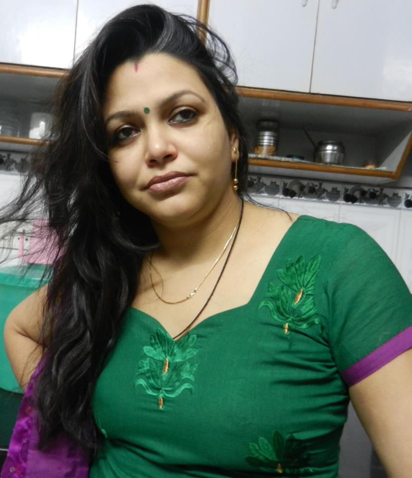 Punjabi Bhabhi Cute Indian Housewife | Hot and Sexy