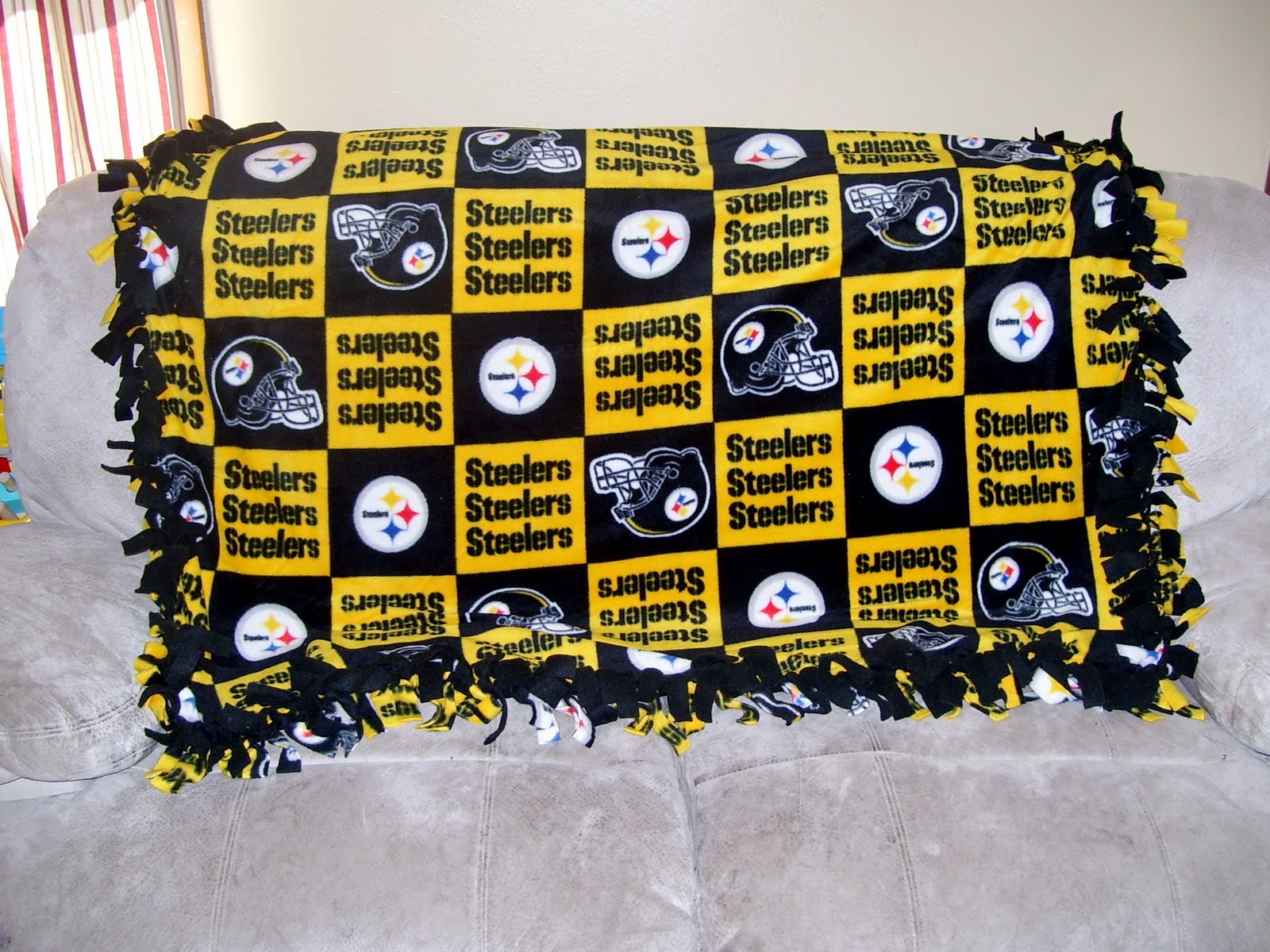 Adventures in Radical Homemaking DIY NoSew Fleece Blanket