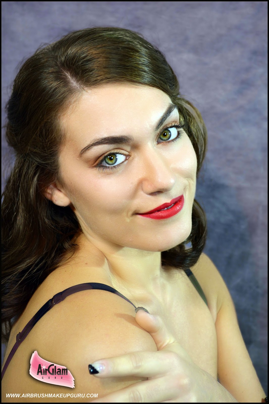 The Airbrush Makeup Guru Airbrush maekup kit review and video tutorial