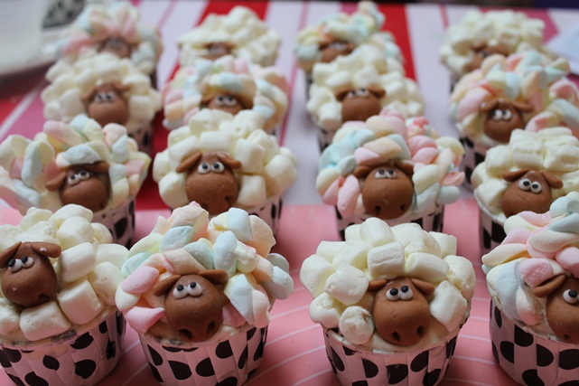 Marshmallow Sheep Cupcake