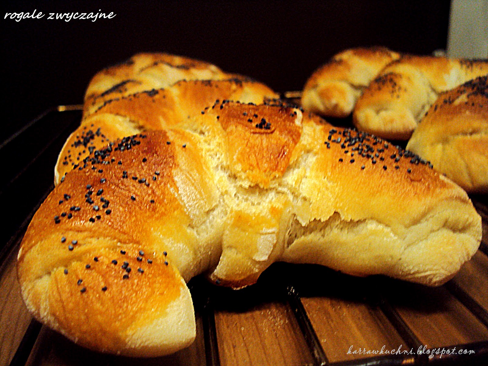 Karra w kuchni: rogale zwyczajne czyli z jajecznicą idealny duet na