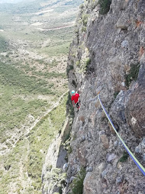 TIERRA DE NAIDE AGÜERO (145m, V+) 2018