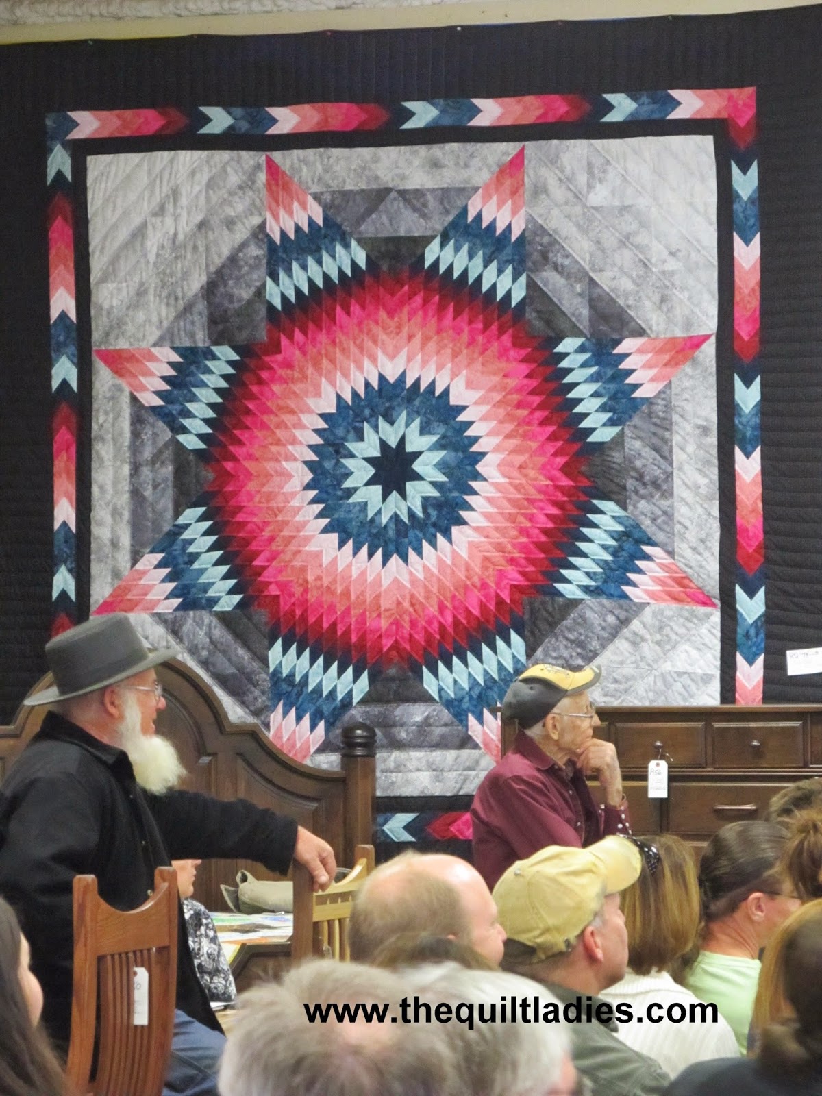 Amish Quilt Auction in Jamesport, MO