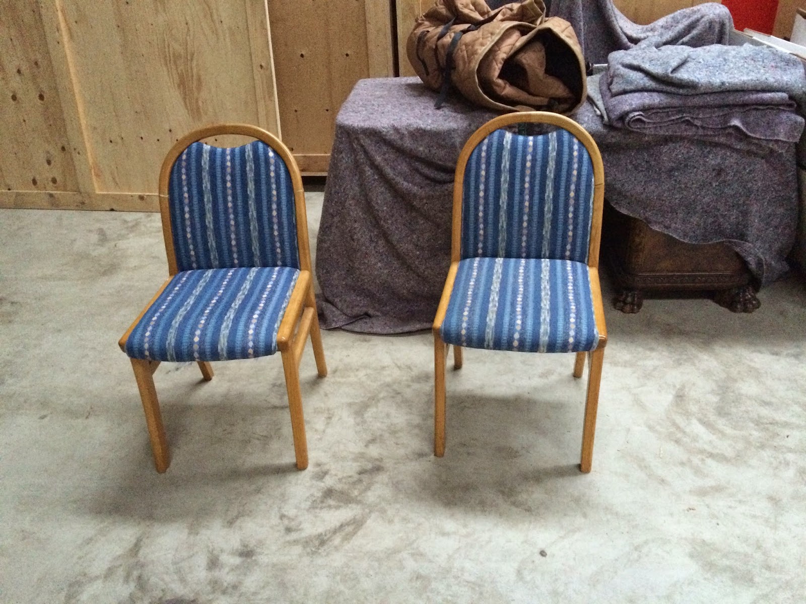 Umzüge Meurer e.K.: Stühle für eine Küche restaurieren