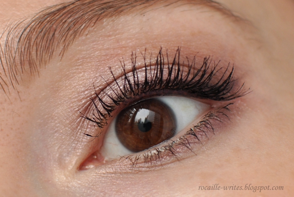 Rocaille Writes Lashes for Daaays Tarte Lights, Camera, Flashes