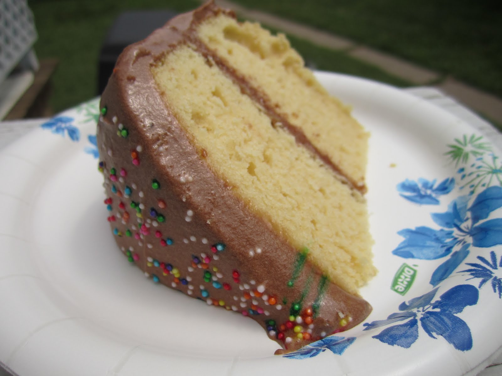 Stir it! Scrape it! Mix it! Bake it! Bake! Golden sour cream layer cake with chocolate