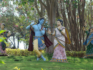 Krishna and Radha sculptures in the park