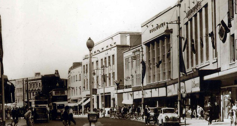 Commercial Road in the 1950's