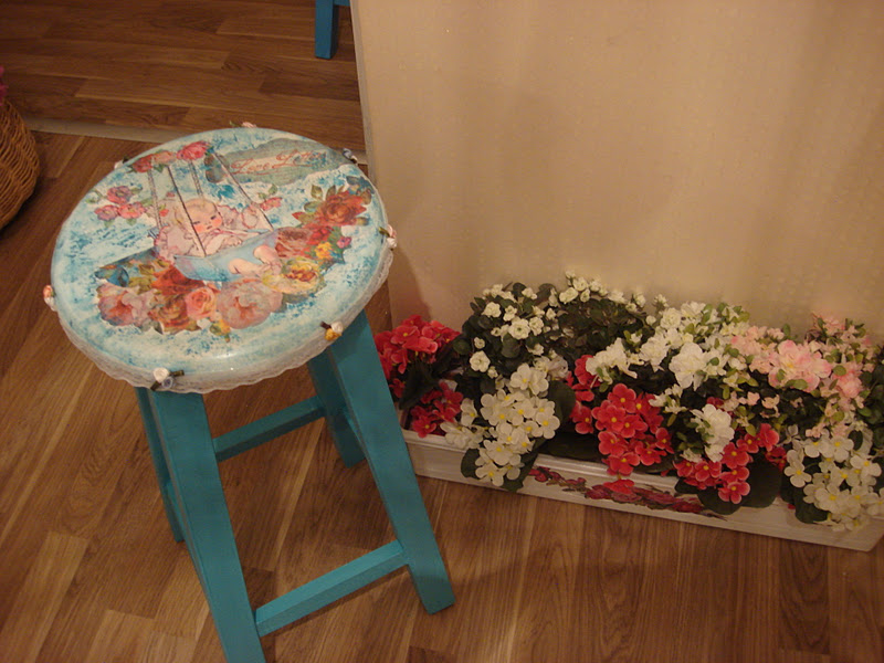 <strong>ŞEHNAZCA</strong> HOŞGELDİN KIZ BEBEK TABURESİ