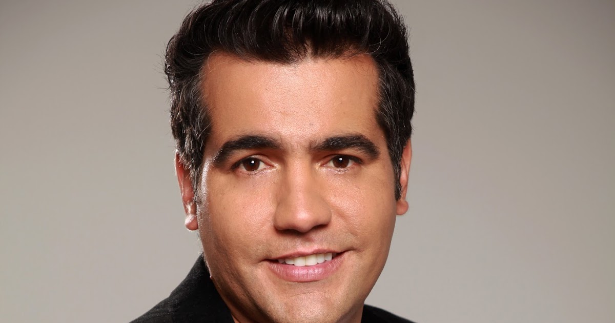 CARLOS CALERO, BENDITO ENTRE LAS REINAS Voces de famosos