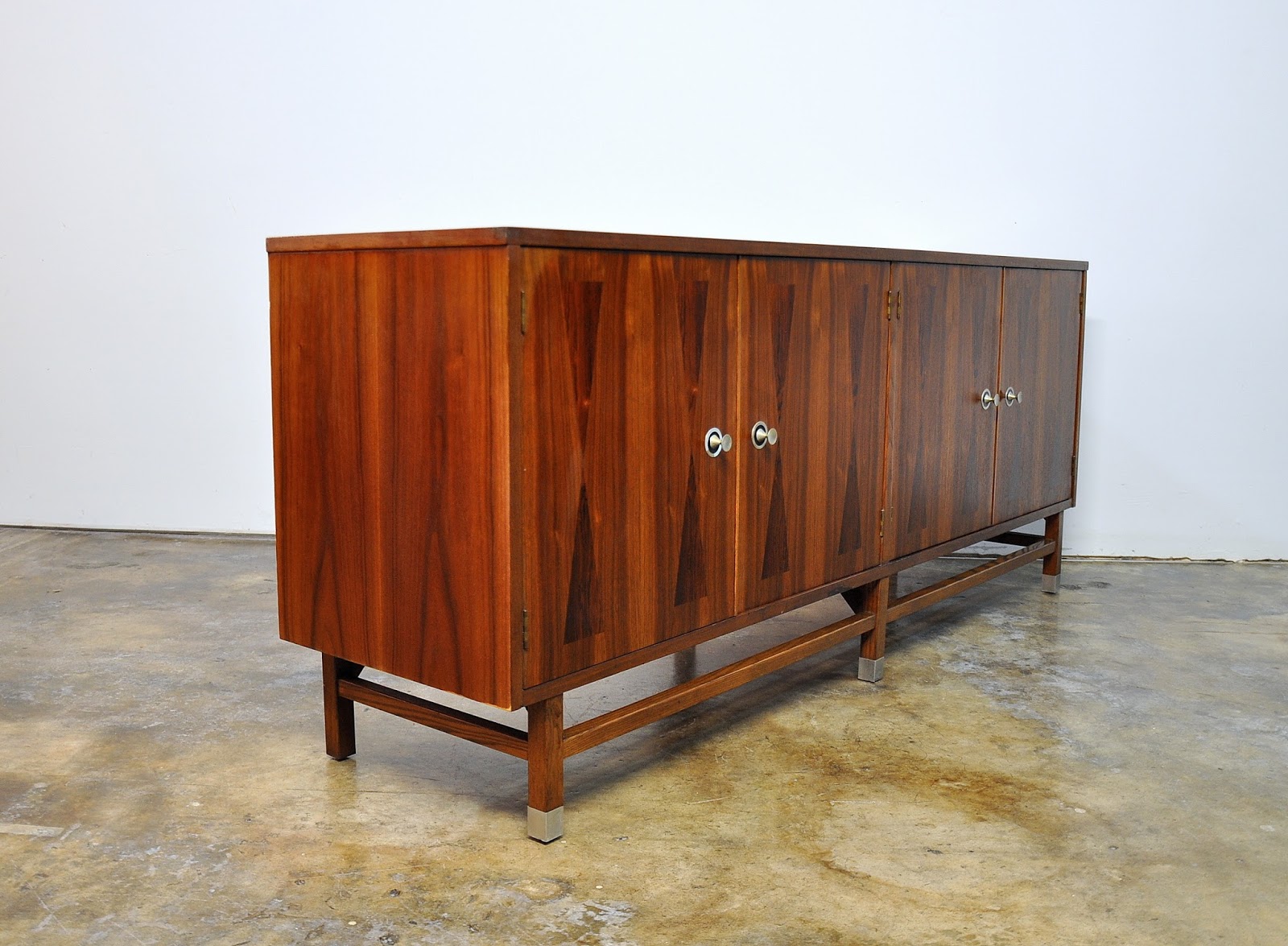 SELECT MODERN Stanley Furniture Credenza, Bar, Buffet, Media Console