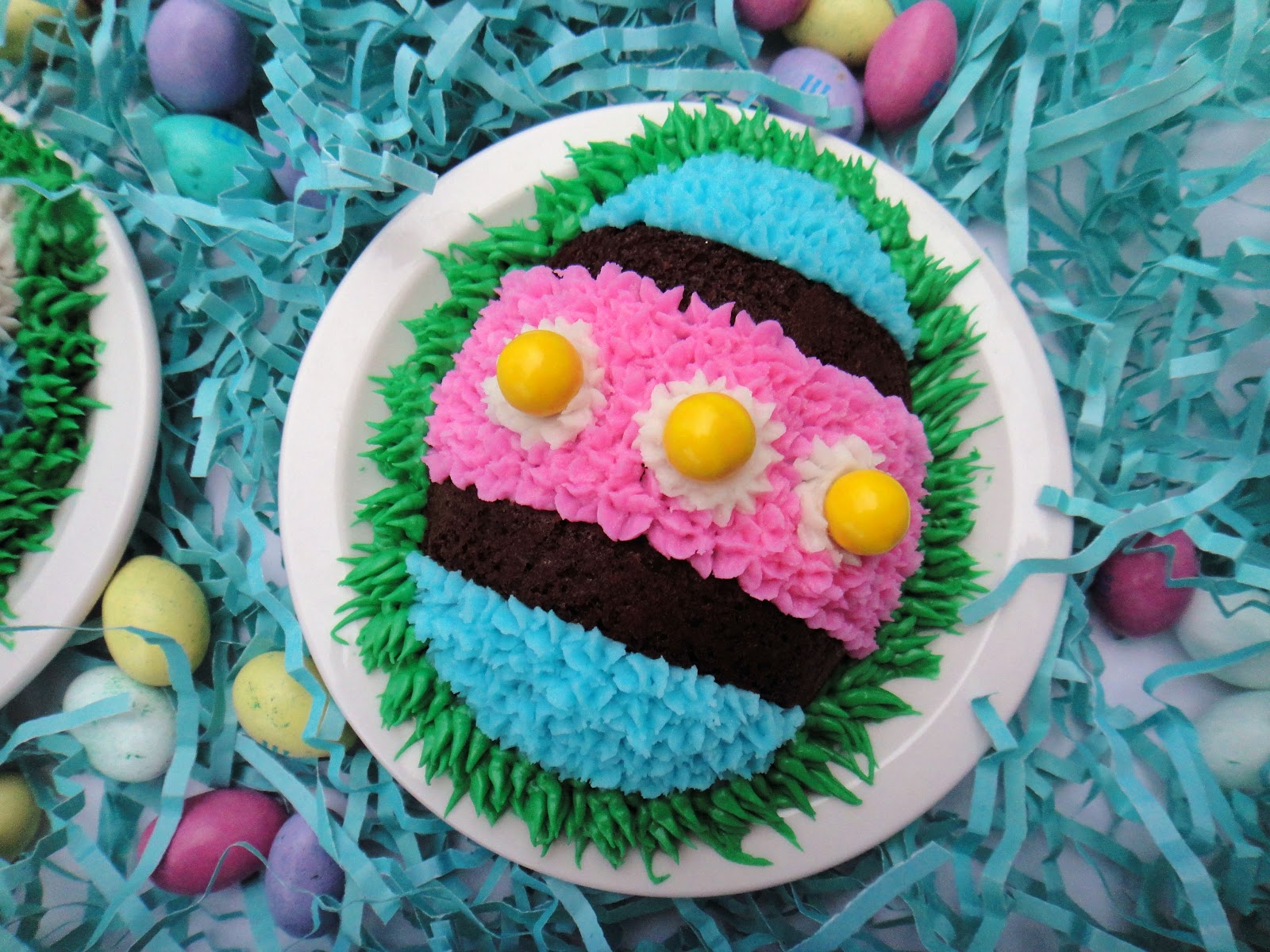 Worth Pinning Easter Egg Mini Cakes