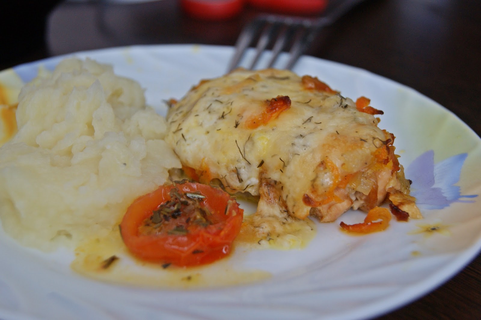 Рыба с овощами под сыром