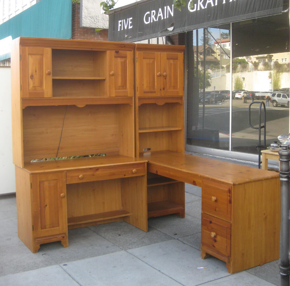 UHURU FURNITURE & COLLECTIBLES SOLD Desk with Hutch and Return 185