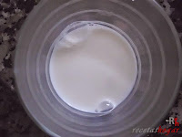 Tarta Petit Suisse-leche caliente
