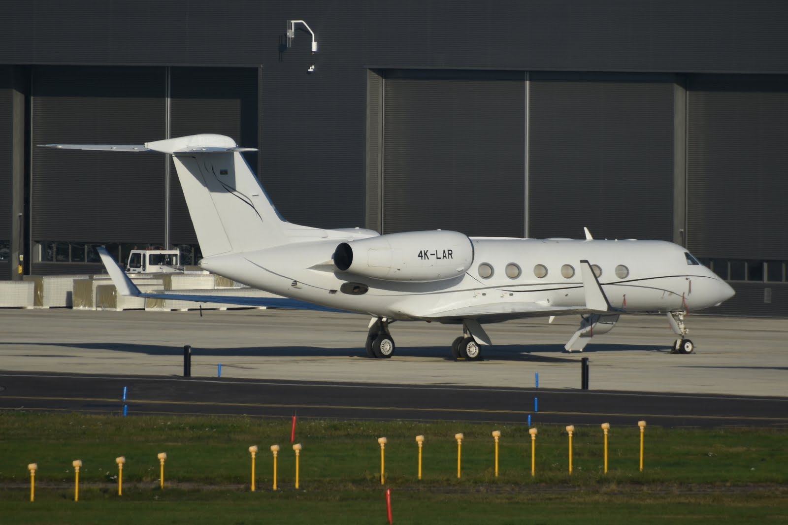 4K-LAR Gulfstream 4