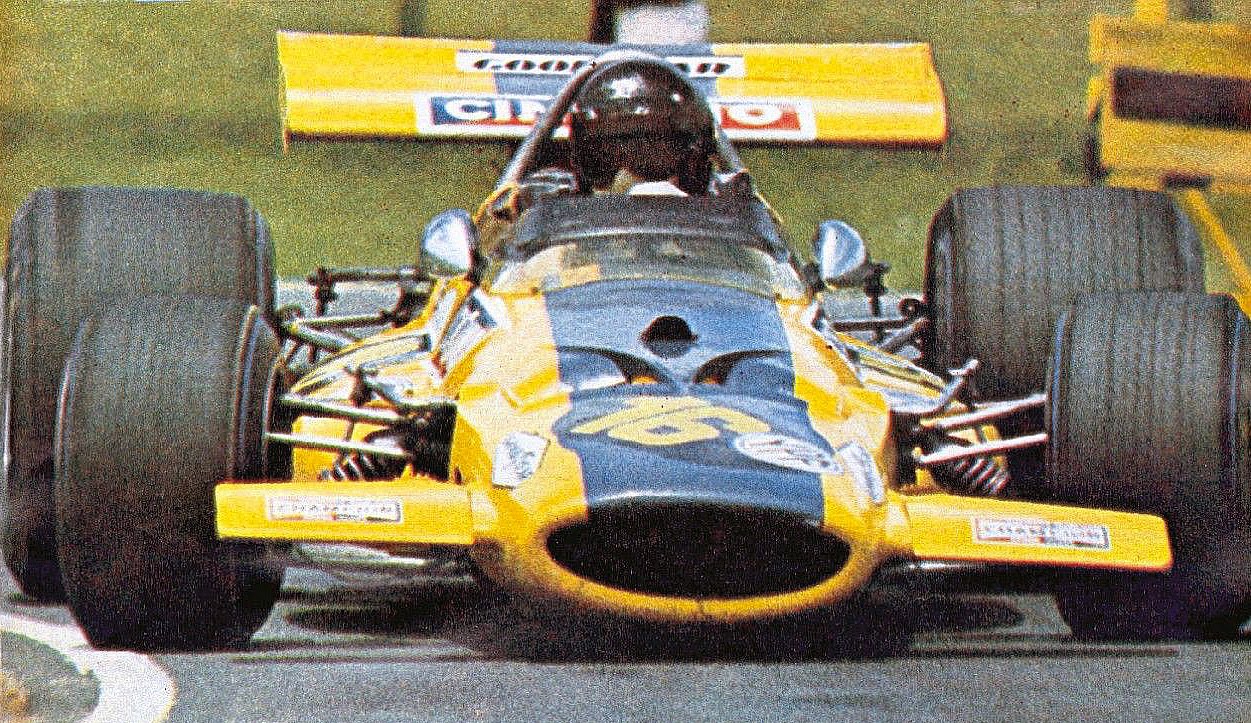 24 de enero, 1971 EN SU PRIMERA EXPERIENCIA EN LA F1, CARLOS REUTEMANN SUBIA AL PODIO