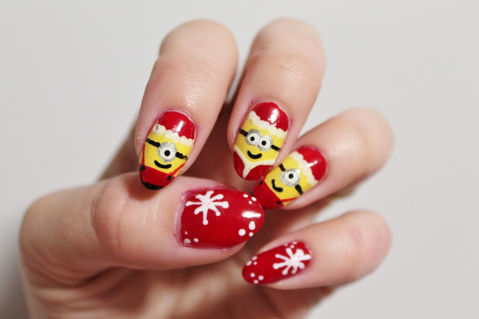 Minion Christmas Nail Art Designs - wide 2