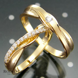 http://www.rodeogold.com/new-engagement-rings/gold-engagement-rings-tcr70849#.UpoOXo2ExAI