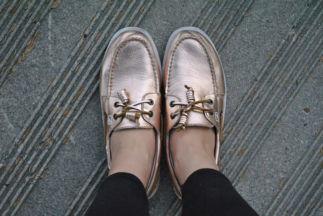 rose gold sperry